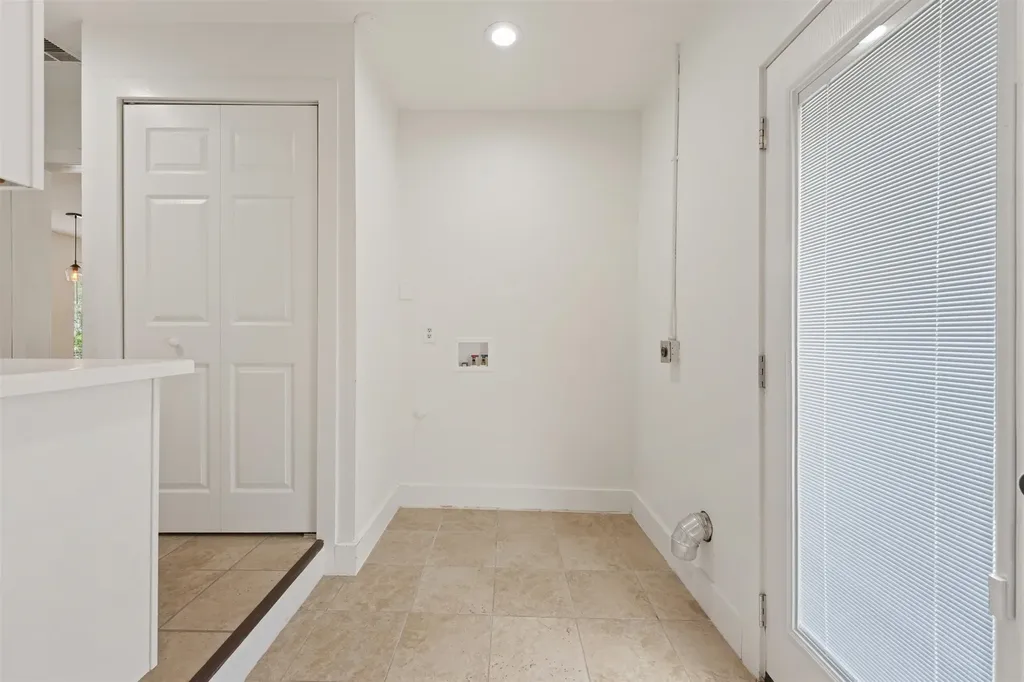 3542 Jubilee Trail Dallas TX 75229