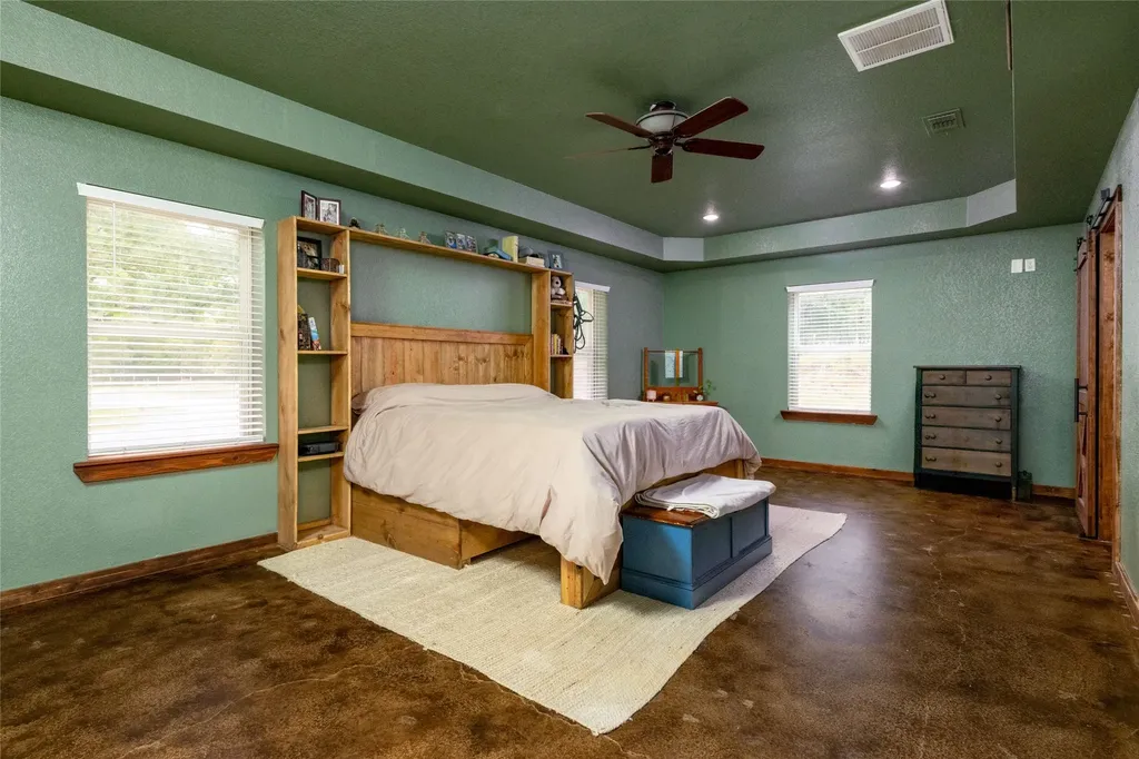 891 County Road 3592 Paradise TX 76073