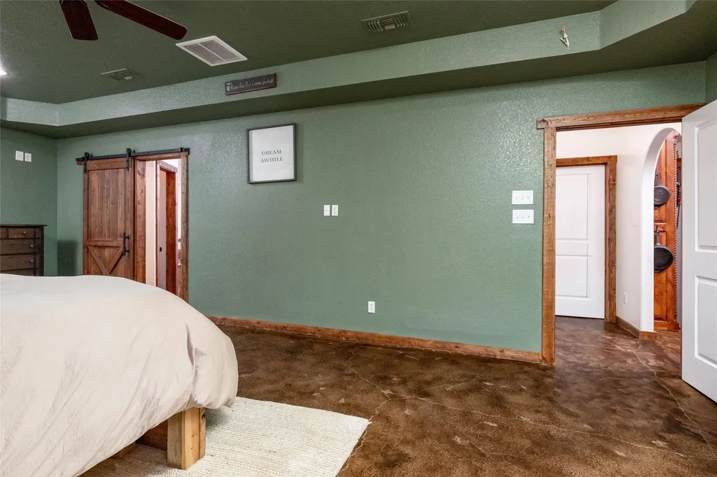 891 County Road 3592 Paradise TX 76073