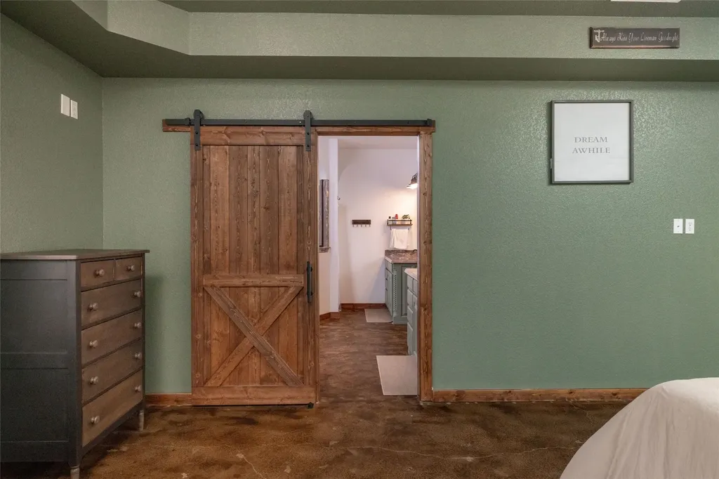 891 County Road 3592 Paradise TX 76073