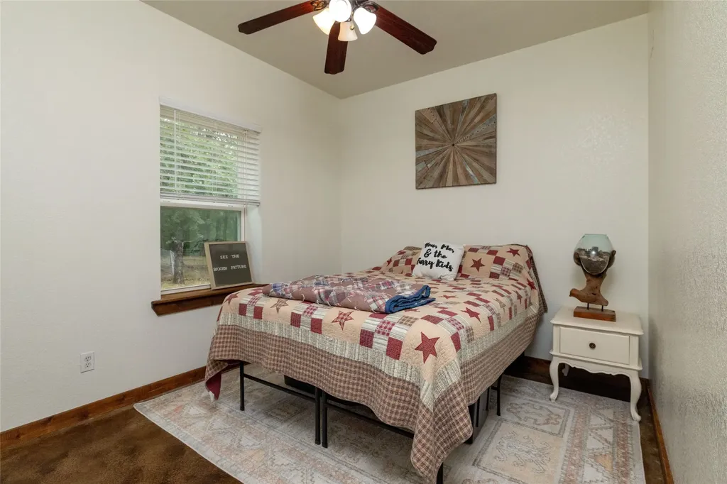 891 County Road 3592 Paradise TX 76073
