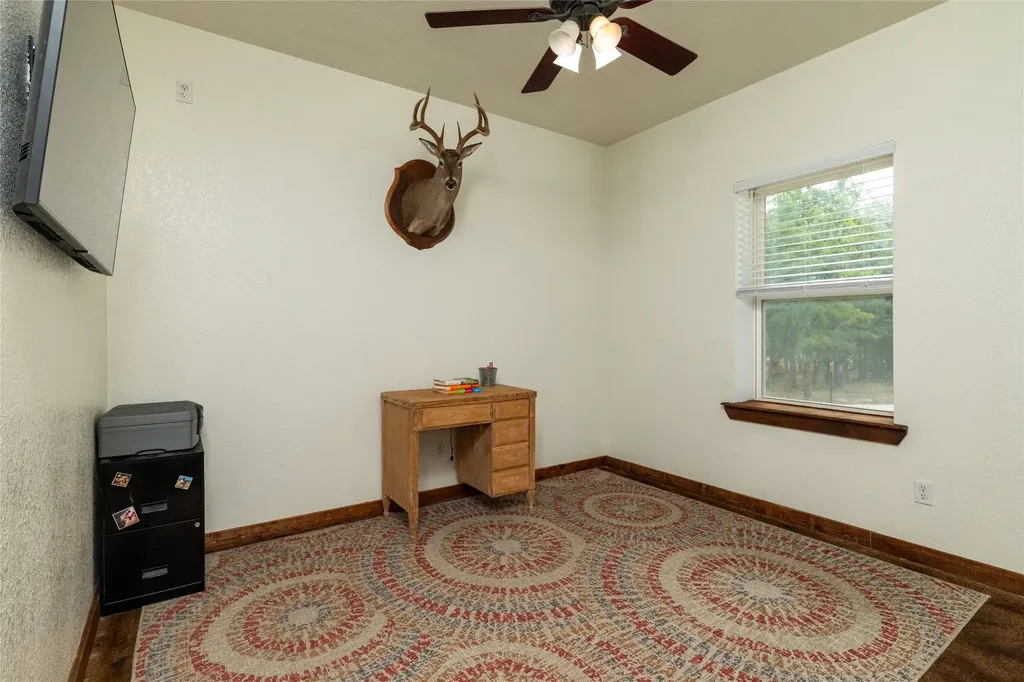 891 County Road 3592 Paradise TX 76073