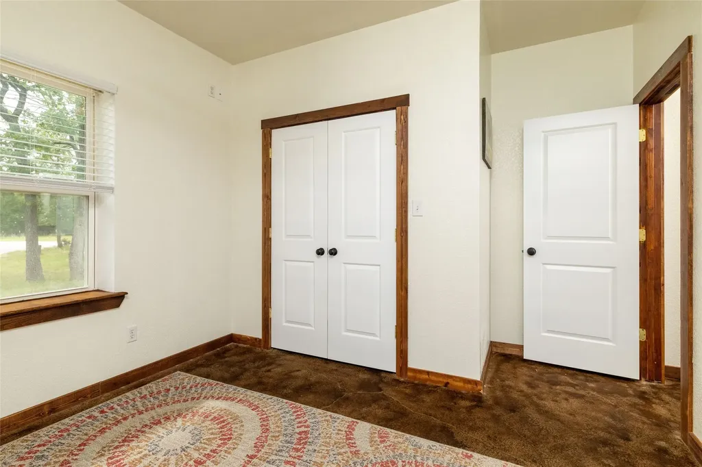 891 County Road 3592 Paradise TX 76073
