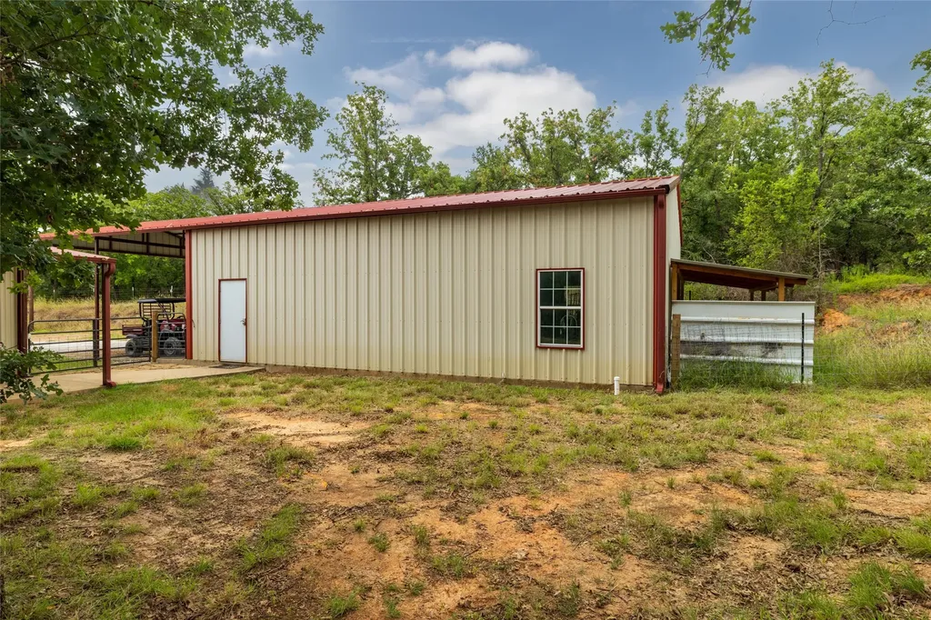 891 County Road 3592 Paradise TX 76073