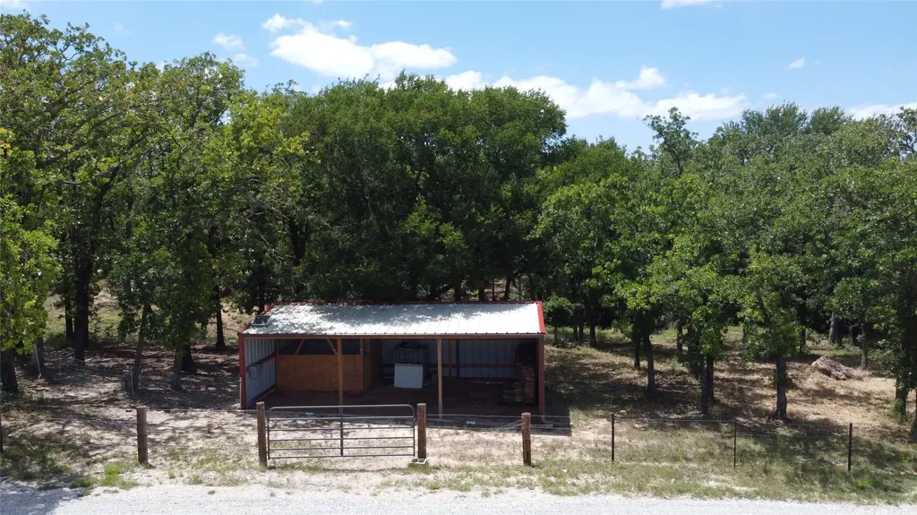 891 County Road 3592 Paradise TX 76073