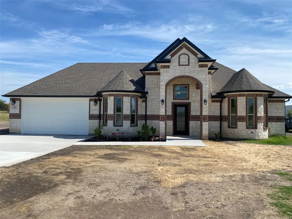 7363 NE County Road 1056 Rice TX 75155