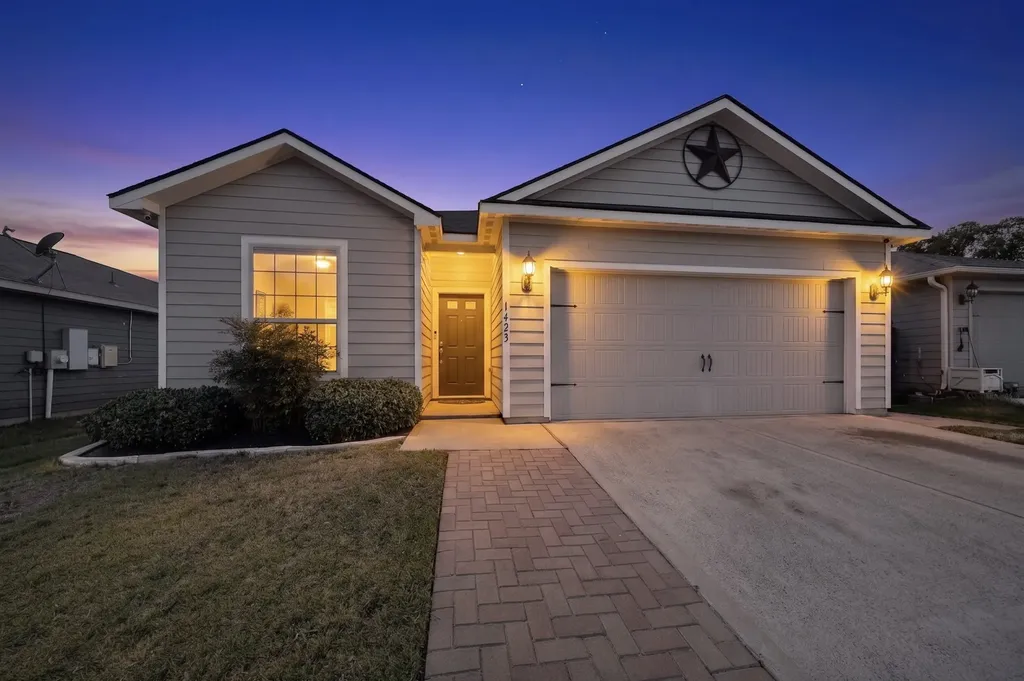 1423 Barrel Drive Dallas TX 75253
