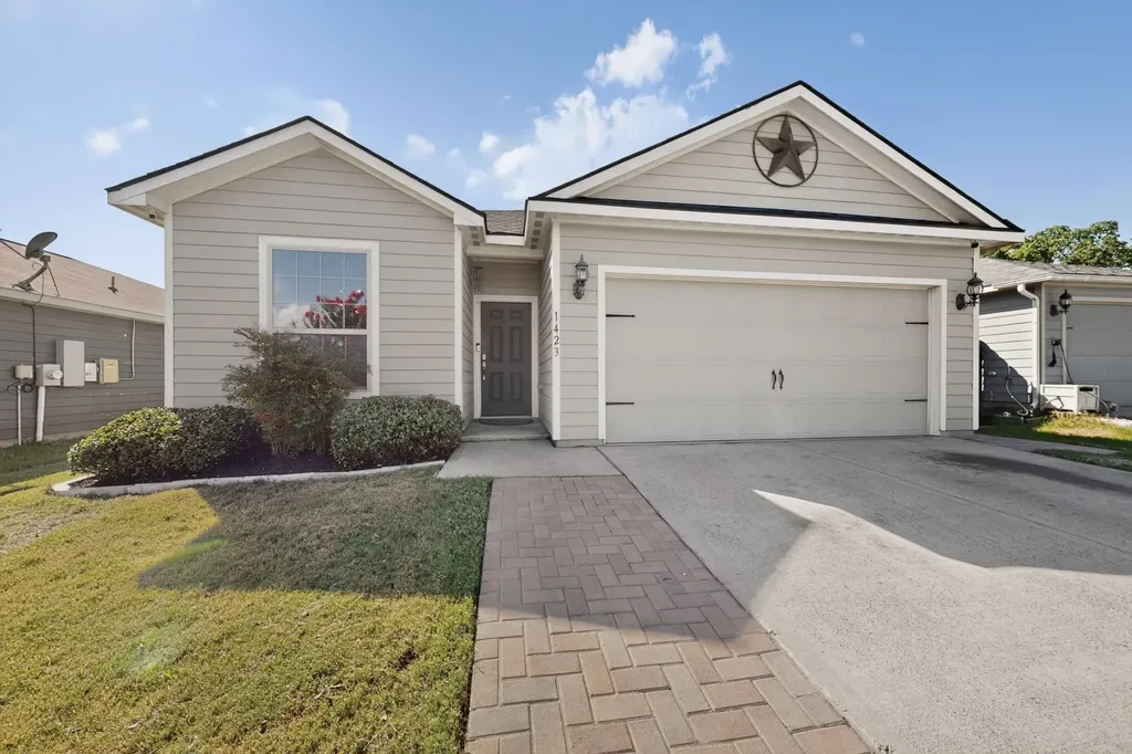 1423 Barrel Drive Dallas TX 75253