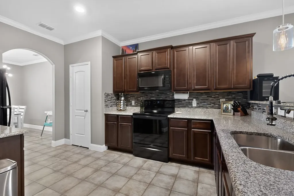 1423 Barrel Drive Dallas TX 75253