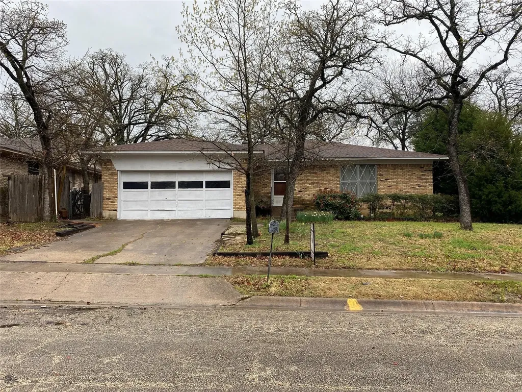2110 Navajo Street Denton TX 76209