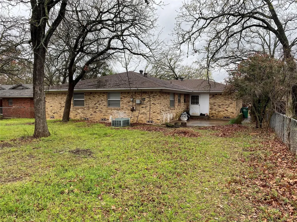2110 Navajo Street Denton TX 76209