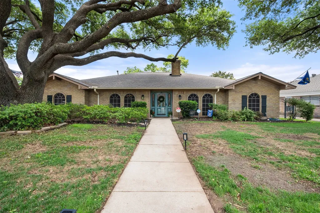 1307 S Westador Drive Arlington TX 76015