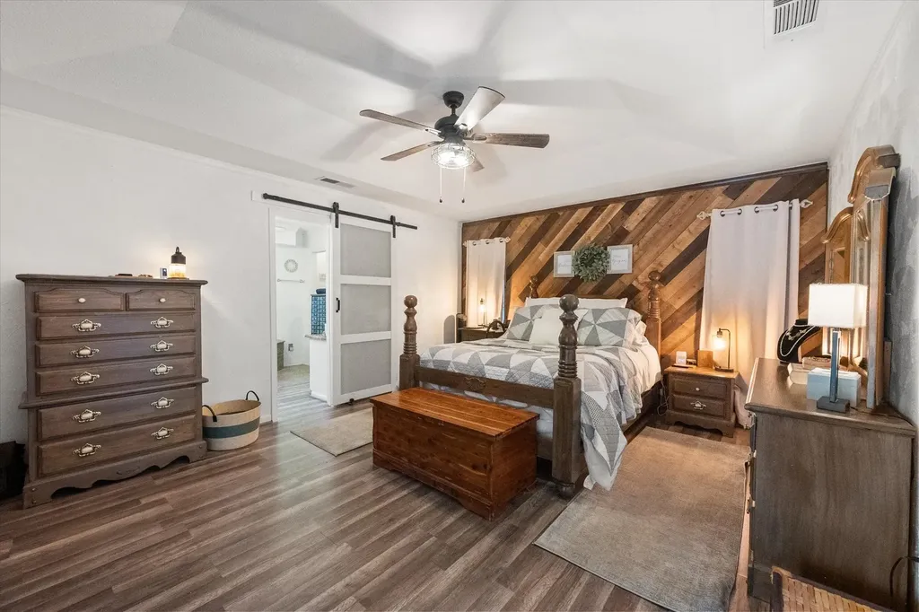 1307 S Westador Drive Arlington TX 76015