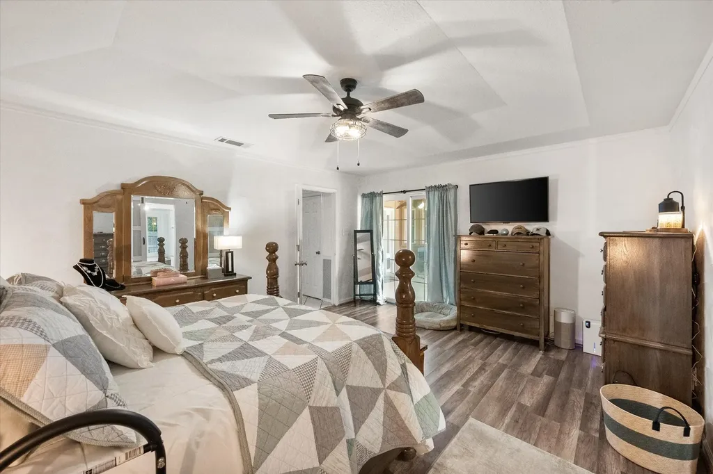 1307 S Westador Drive Arlington TX 76015