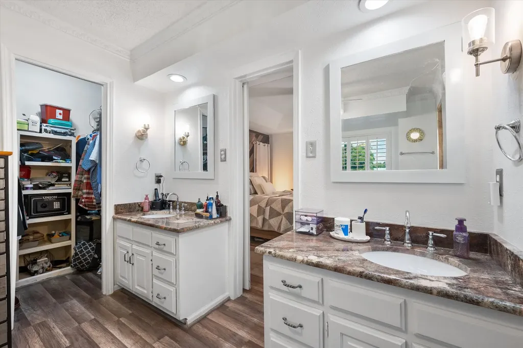1307 S Westador Drive Arlington TX 76015