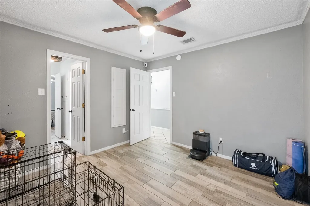 1307 S Westador Drive Arlington TX 76015
