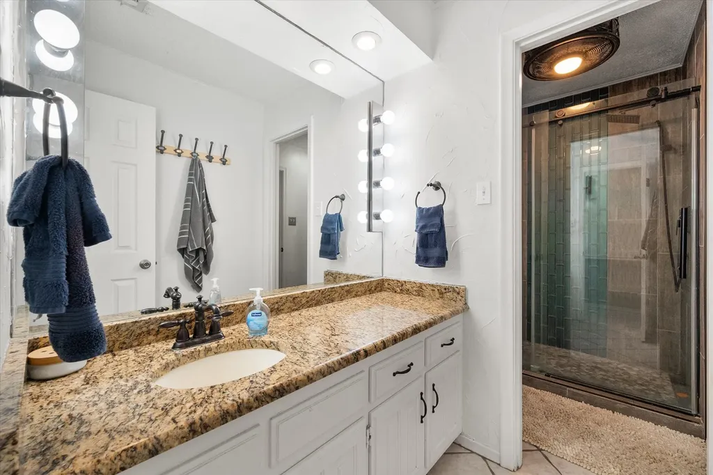 1307 S Westador Drive Arlington TX 76015