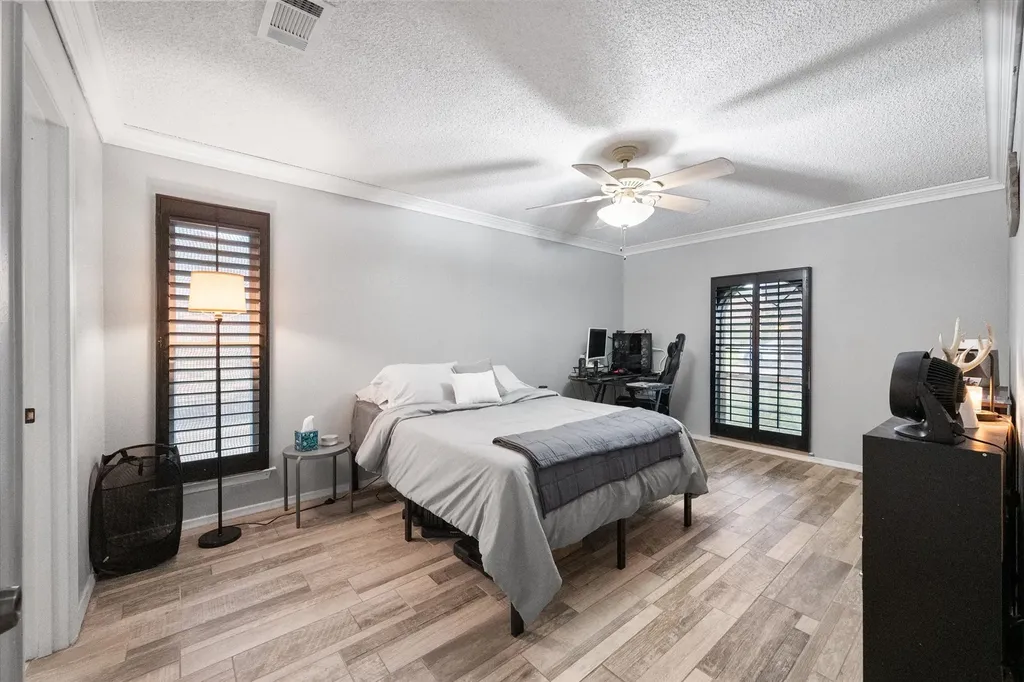 1307 S Westador Drive Arlington TX 76015