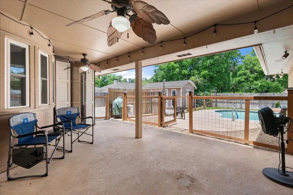 1307 S Westador Drive Arlington TX 76015