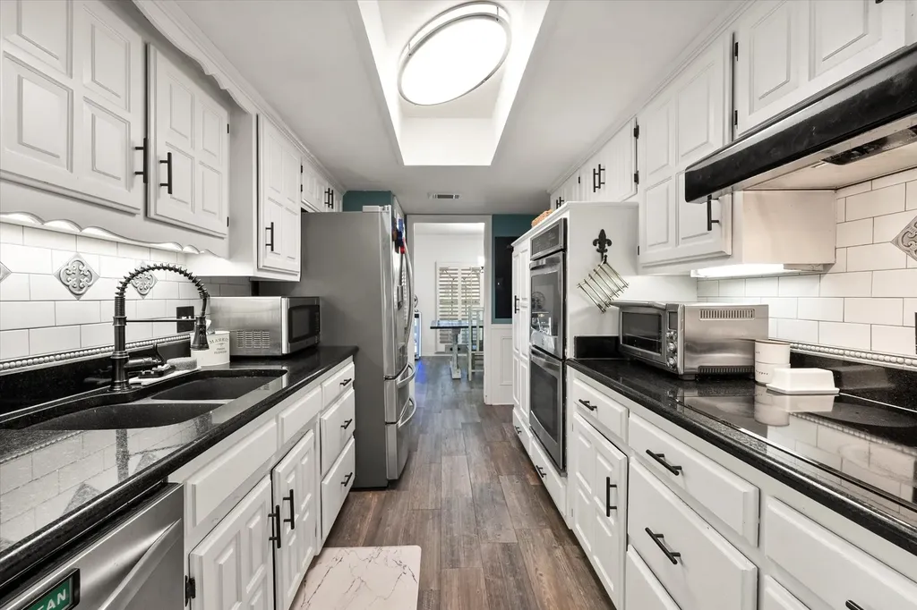 1307 S Westador Drive Arlington TX 76015