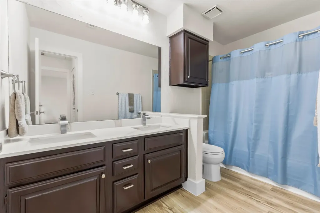1204 Harwell Drive Arlington TX 76011
