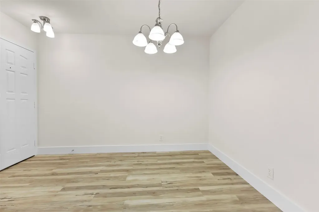 1204 Harwell Drive Arlington TX 76011