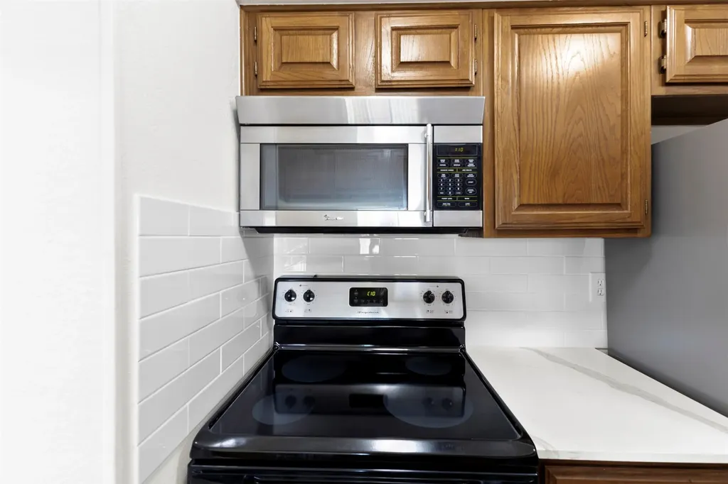 1204 Harwell Drive Arlington TX 76011