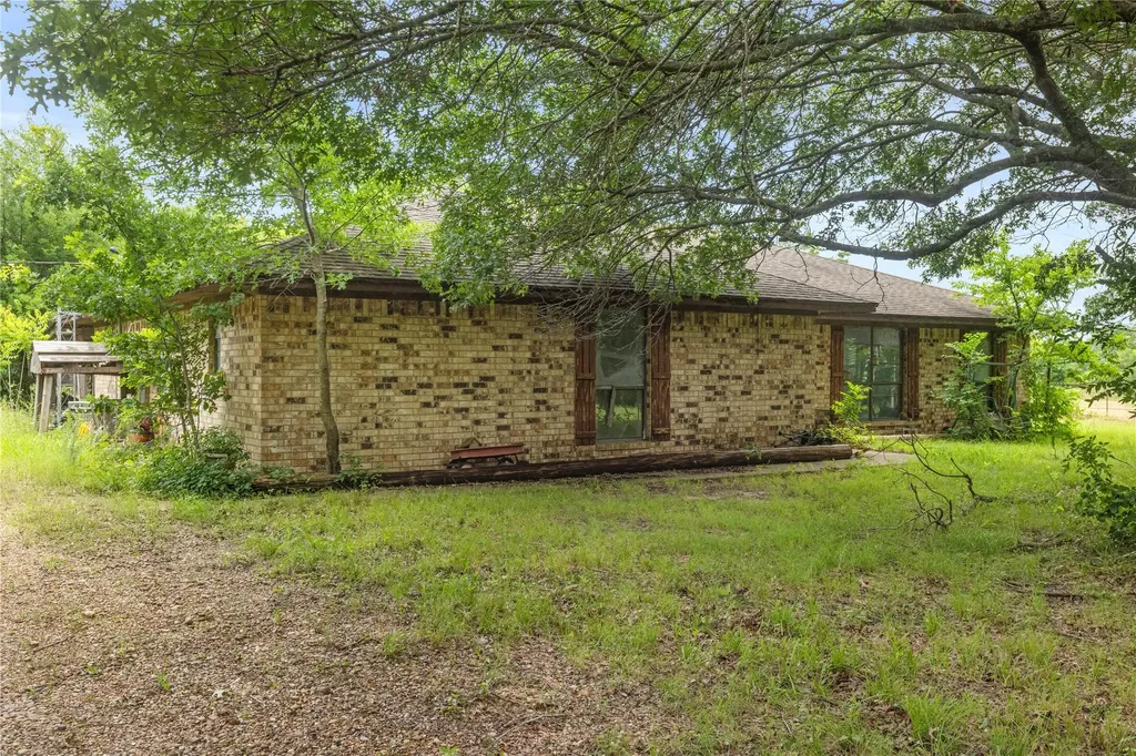8677 S Fm 898 Whitewright TX 75491