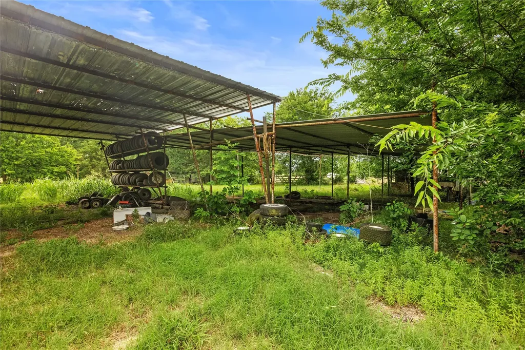 8677 S Fm 898 Whitewright TX 75491