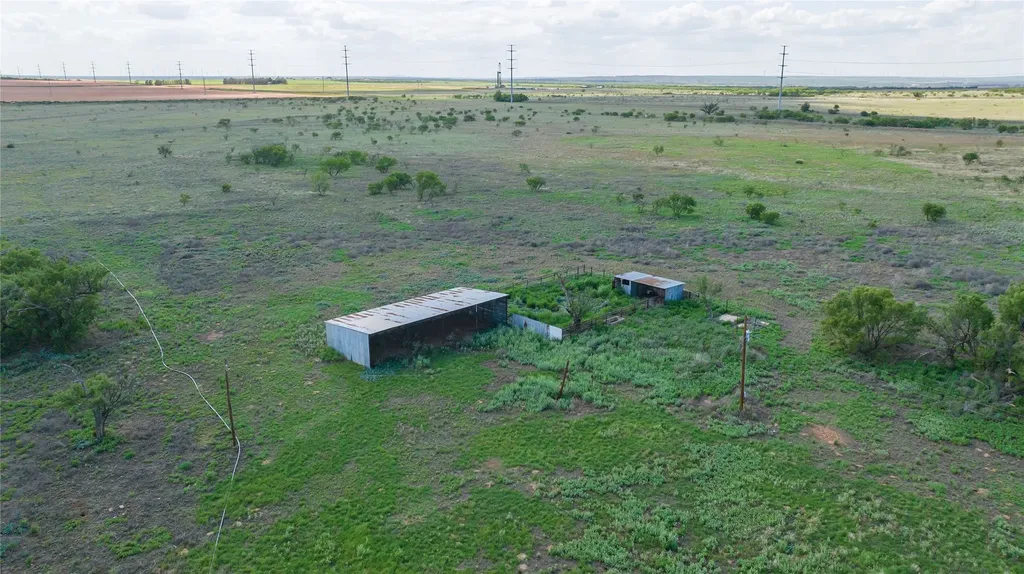 300 County Road 232 Rotan TX 79546
