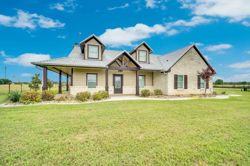 61 Rockett Lane Pecan Hill TX 75154