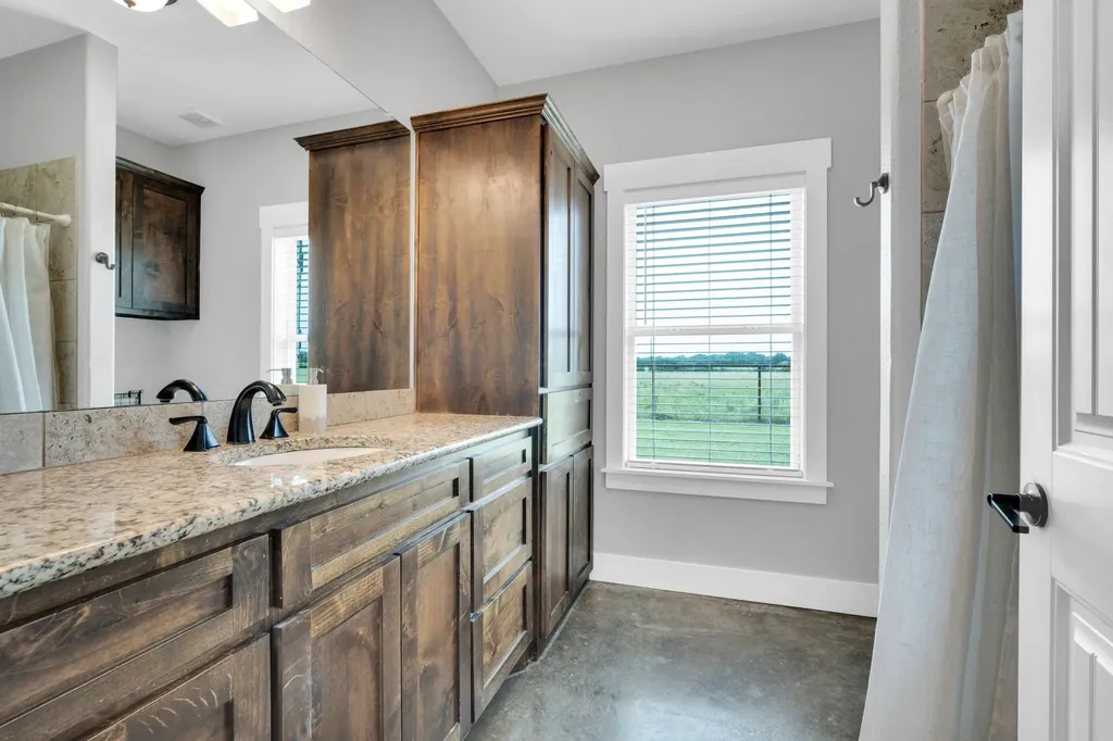 61 Rockett Lane Pecan Hill TX 75154