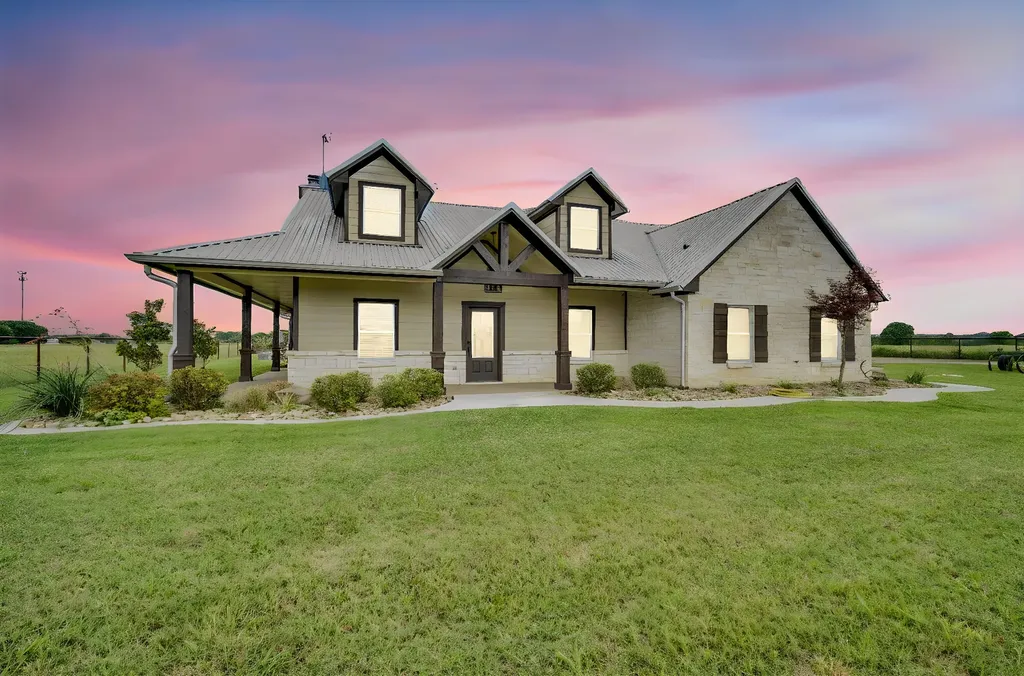 61 Rockett Lane Pecan Hill TX 75154
