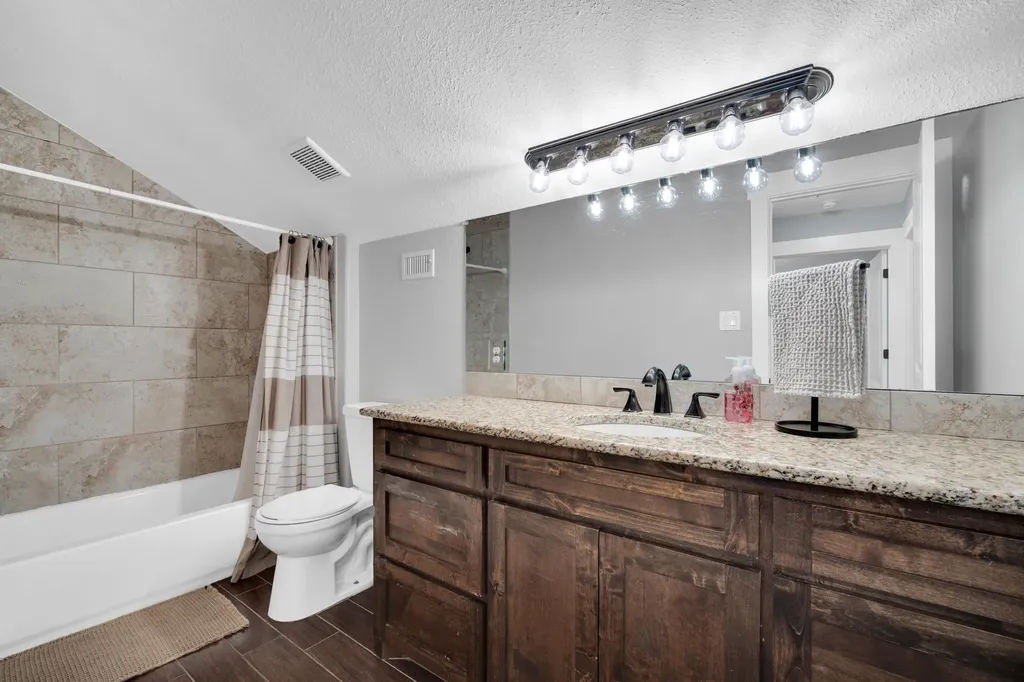61 Rockett Lane Pecan Hill TX 75154
