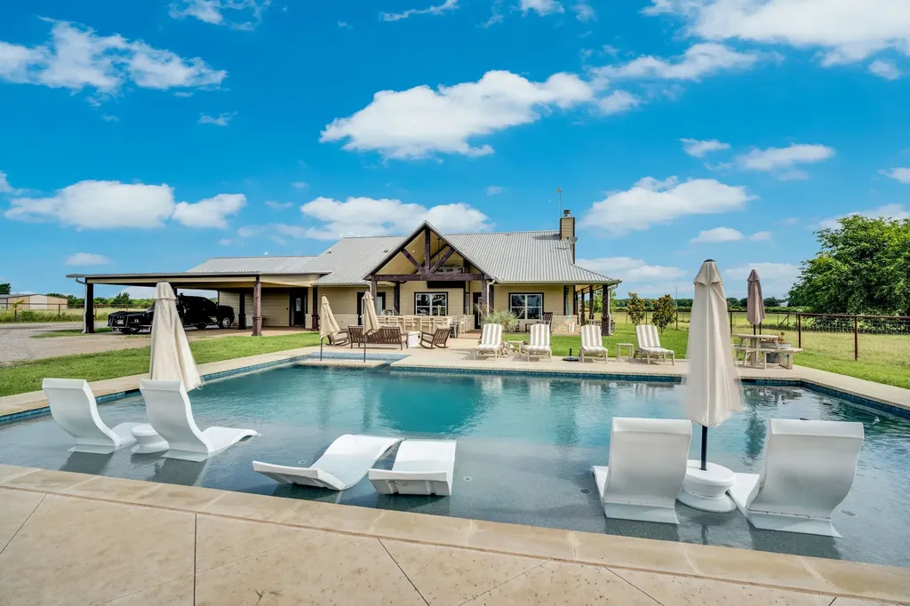 61 Rockett Lane Pecan Hill TX 75154