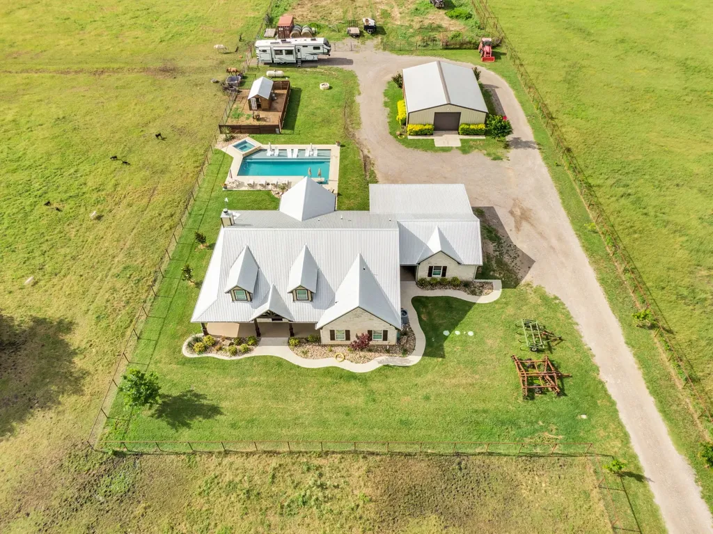 61 Rockett Lane Pecan Hill TX 75154