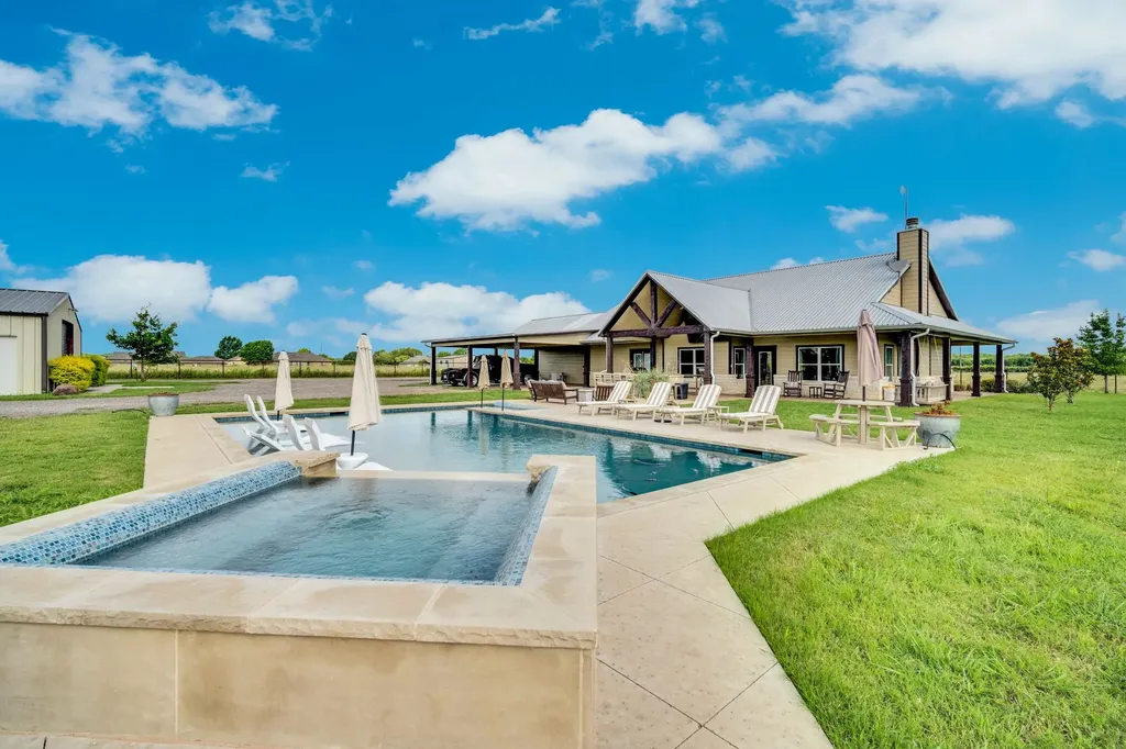 61 Rockett Lane Pecan Hill TX 75154