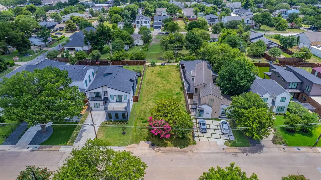 7610 Roper Street Dallas TX 75209