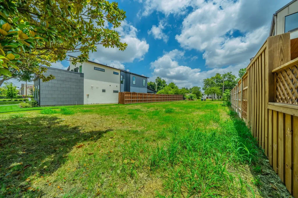 7610 Roper Street Dallas TX 75209