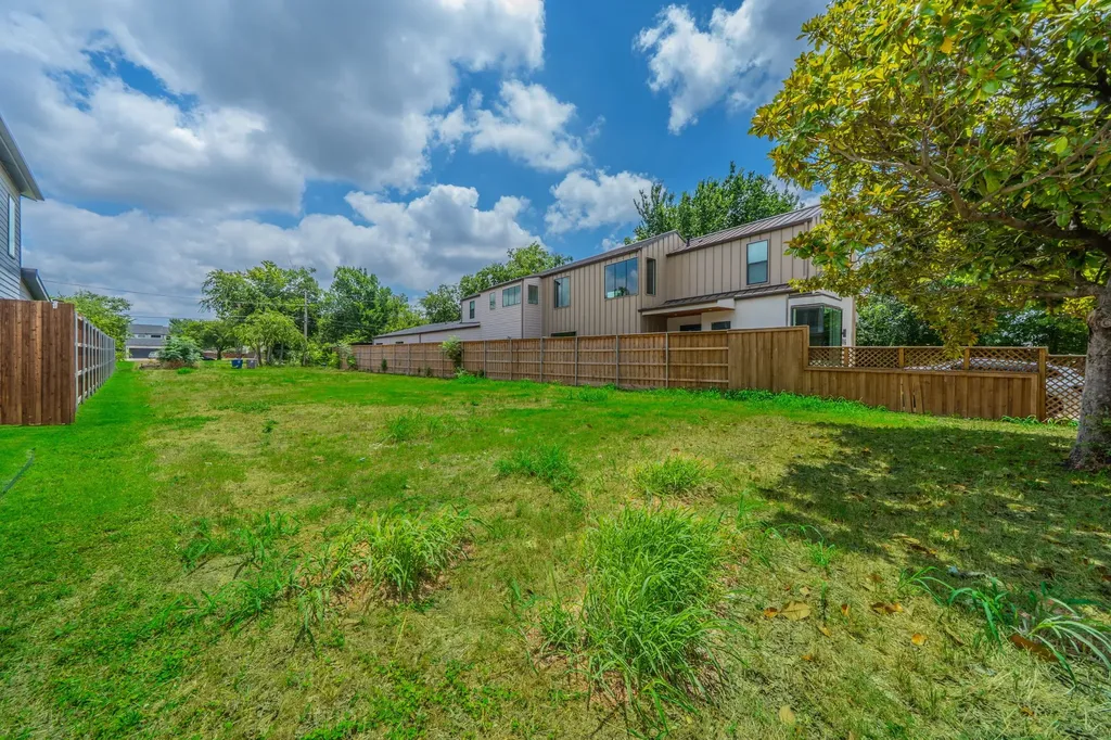 7610 Roper Street Dallas TX 75209