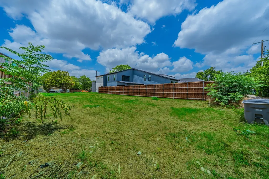 7610 Roper Street Dallas TX 75209