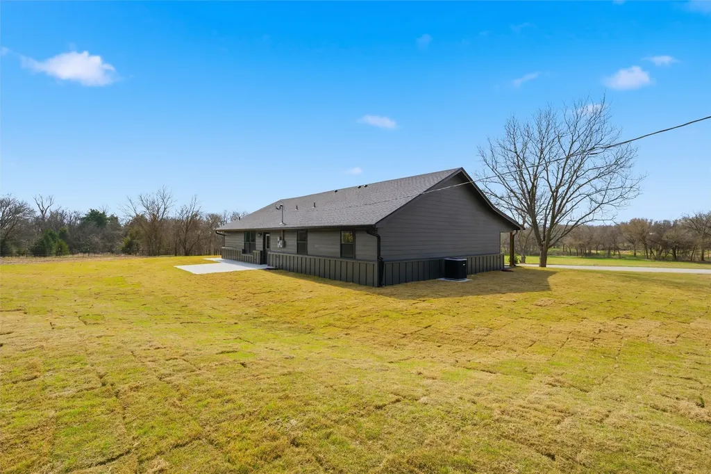 2303 Pilgrim Lane Lorena TX 76655