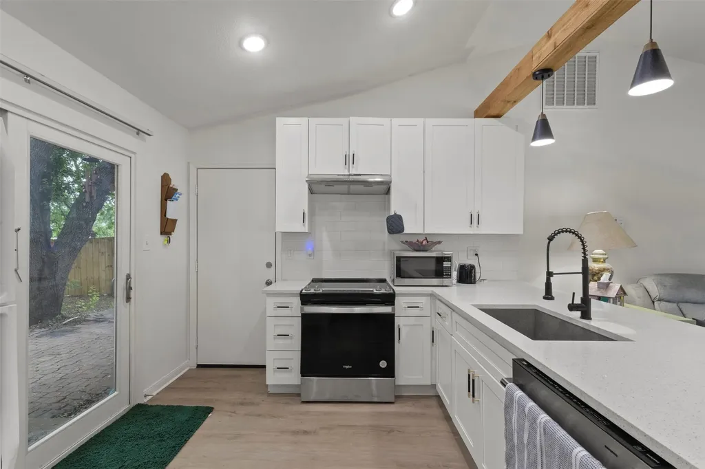 5523 Safari Trail Arlington TX 76018