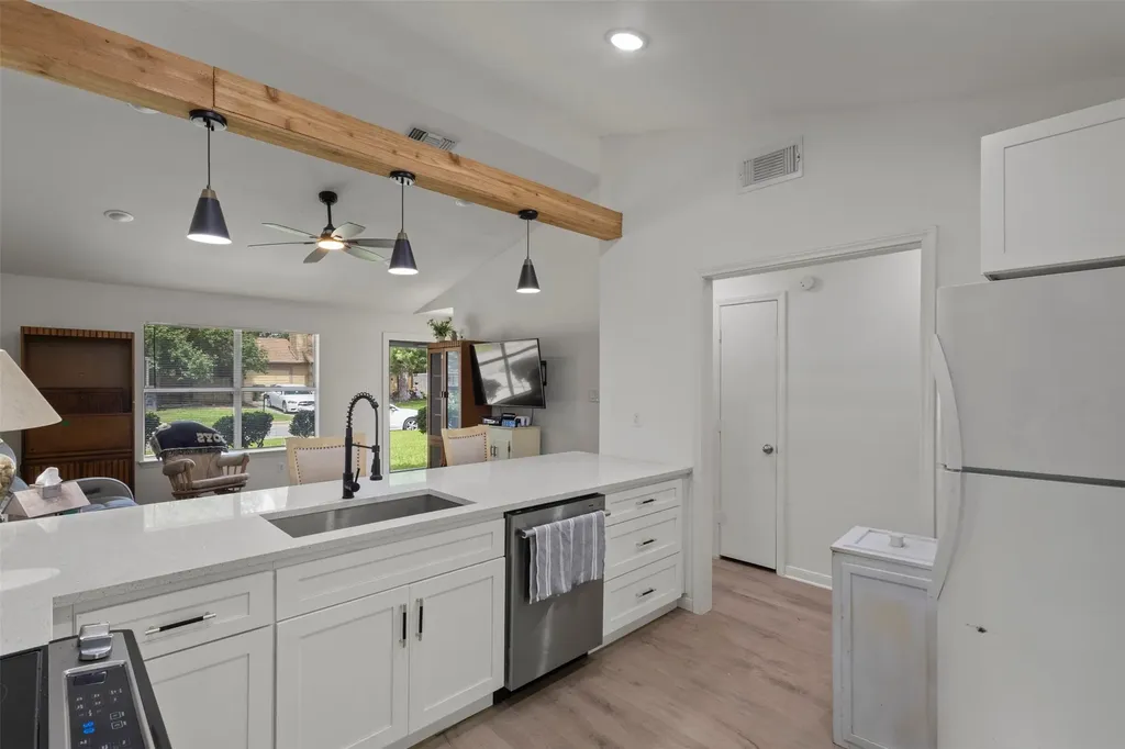 5523 Safari Trail Arlington TX 76018