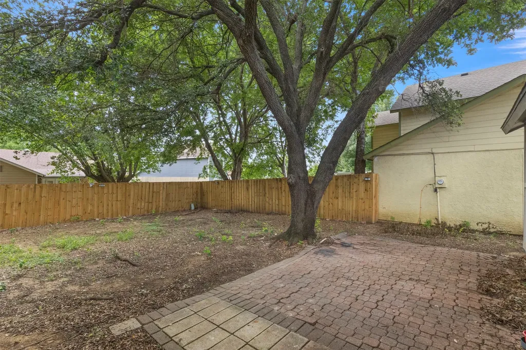5523 Safari Trail Arlington TX 76018