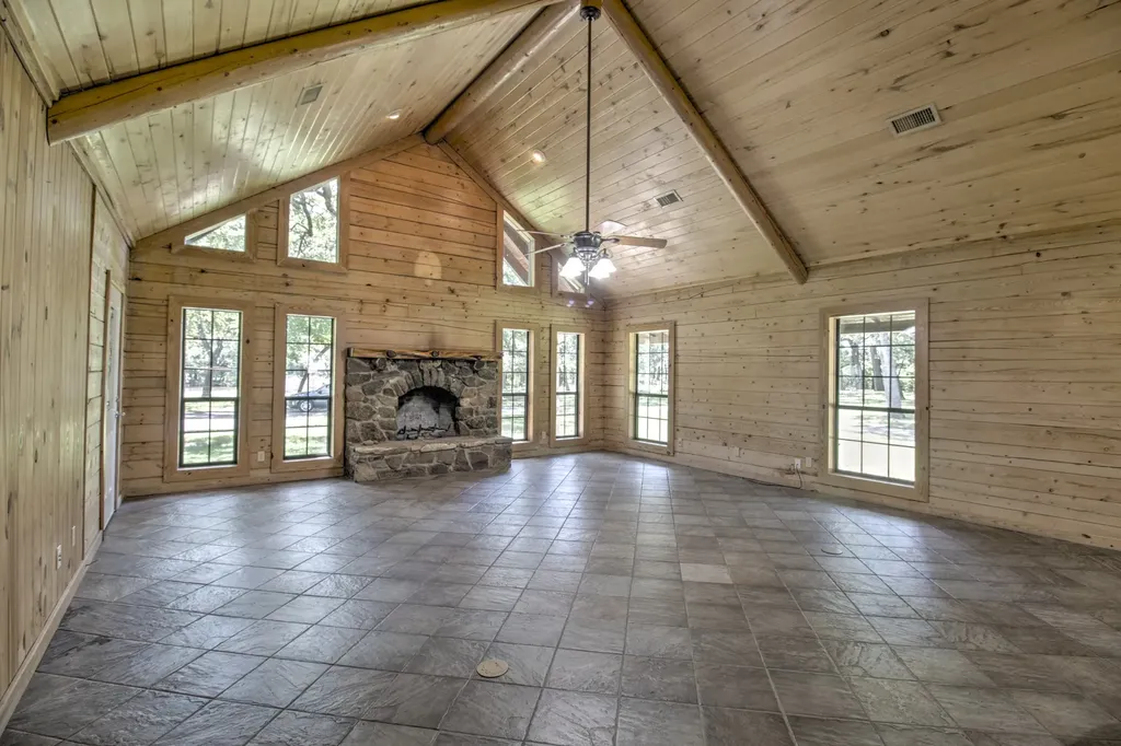 1466 Pearce Street Collinsville TX 76233