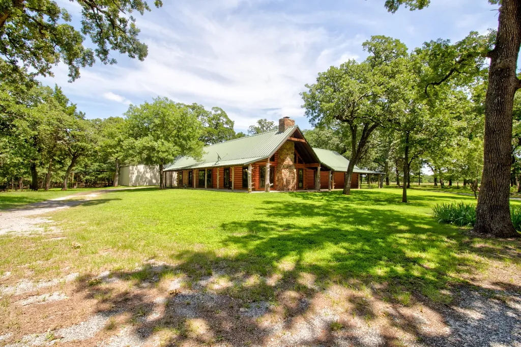 1466 Pearce Street Collinsville TX 76233
