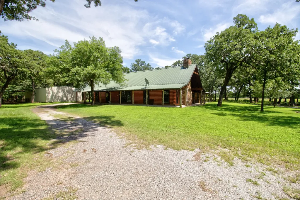 1466 Pearce Street Collinsville TX 76233