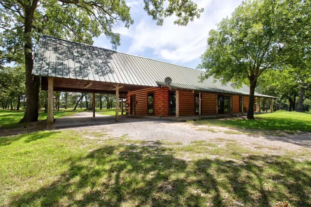 1466 Pearce Street Collinsville TX 76233