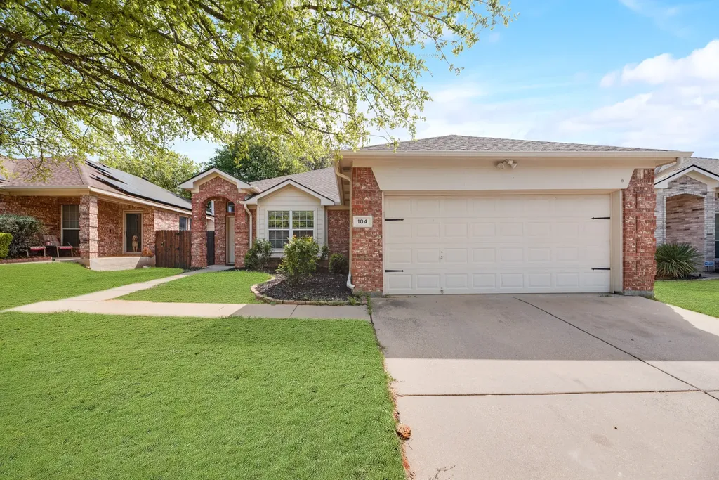 104 Goldeneye Lane Fort Worth TX 76120